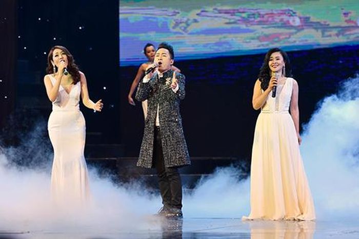 Ca sĩ Minh Thu, Tùng Dương, Lê Ánh Tuyết với mash-up “Thuyền và biển” trong chương trình "Lưu Quang Vũ - Xuân Quỳnh: Tình yêu ở lại".