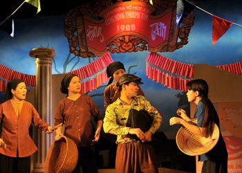 Những Mẩu Chuyện Thú Vị Về “17 Khoảnh Khắc Của Mùa Xuân”