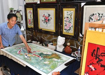 HỌA SĨ THỦY MẶC LA HÁN VINH: TU TÂM, KẾT HỢP NHUẦN NHUYỄN Ý BÚT VÀ CÔNG BÚT