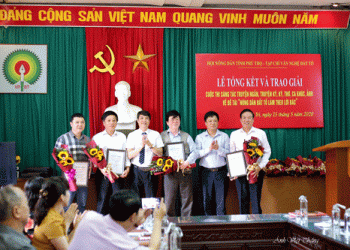 CÂU LẠC BỘ NHÀ BÁO CAO TUỔI TỈNH PHÚ THỌ GẶP MẶT ĐẦU XUÂN, TRIỂN KHAI NHIỆM VỤ NĂM 2020, KẾT NẠP HỘI VIÊN MỚI, MỪNG THỌ HỘI VIÊN CAO TUỔI (TRẦN LIÊN)