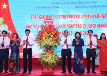 Hội Liên hiệp VHNT Phú Thọ tổng kết, trao giải cuộc thi ảnh “Phú Phọ – Trung du, miền núi phía Bắc” năm 2021